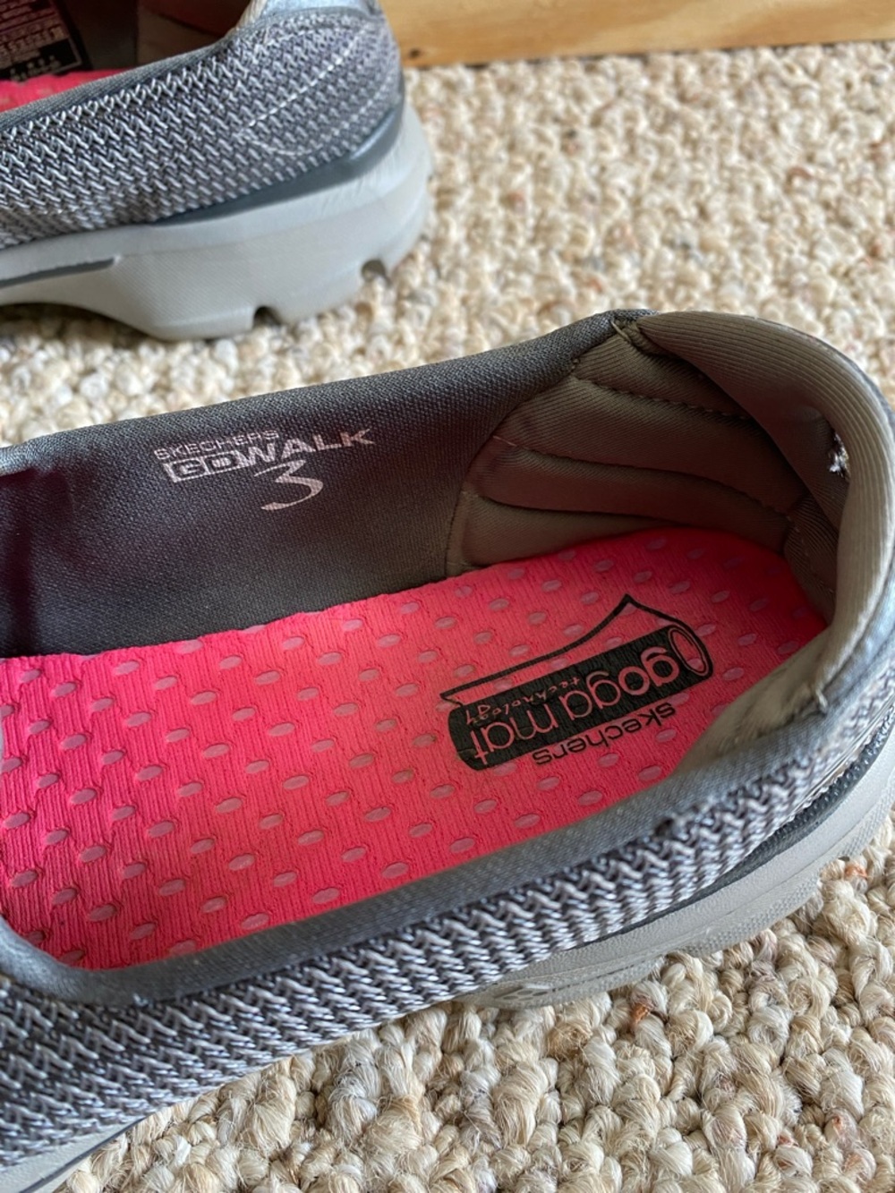 Skechers Go Walk 3 Slip-On Walking Sneakers in Gray with Pink Insole 8.5 - Picture 4 of 14